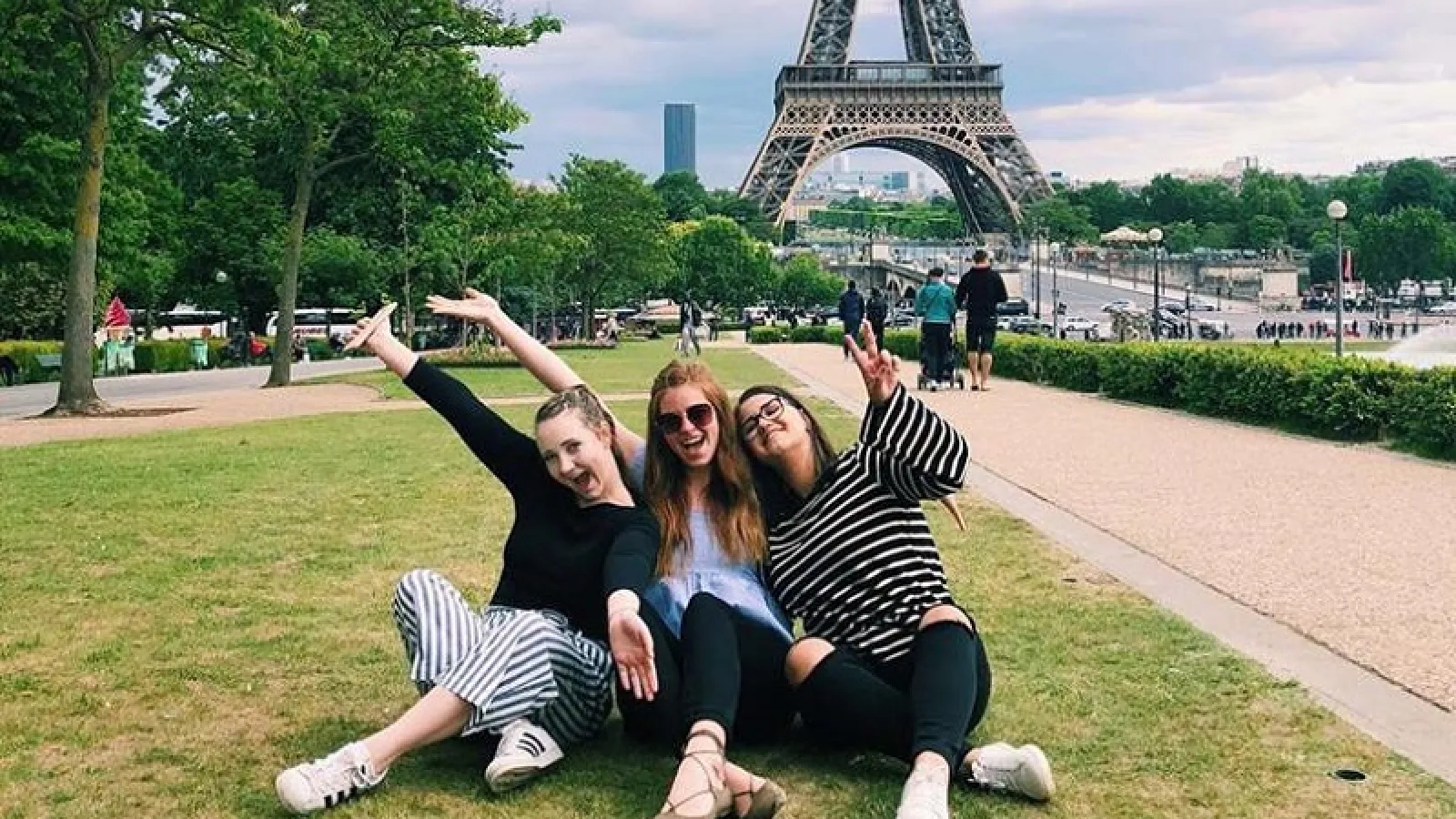 Students by the Eiffel Tower