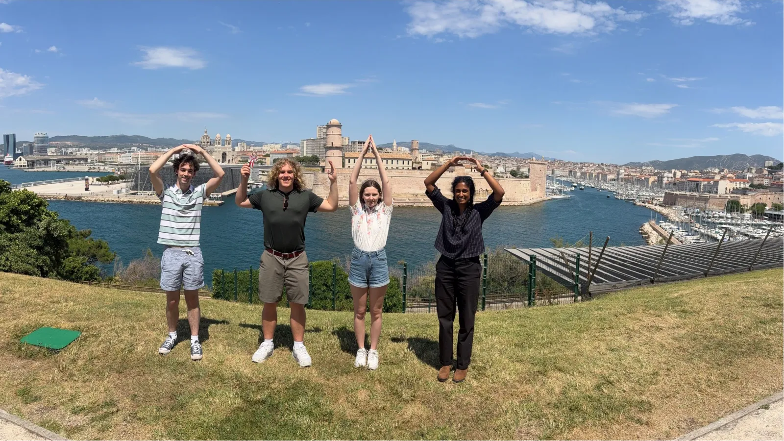Students spelling O-H-I-O in France