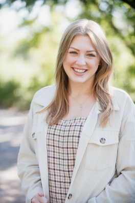 Ava Huelskamp headshot